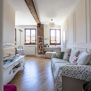 & Modern Apt W/ Netflix-amazon Prime Apartment Lucca
