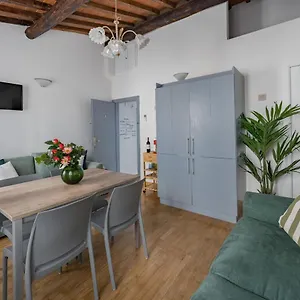 Moro One Apartment Florence