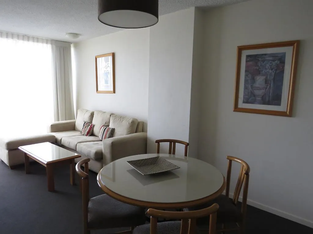 **** Aparthotel Summit Apartments Brisbane Australia