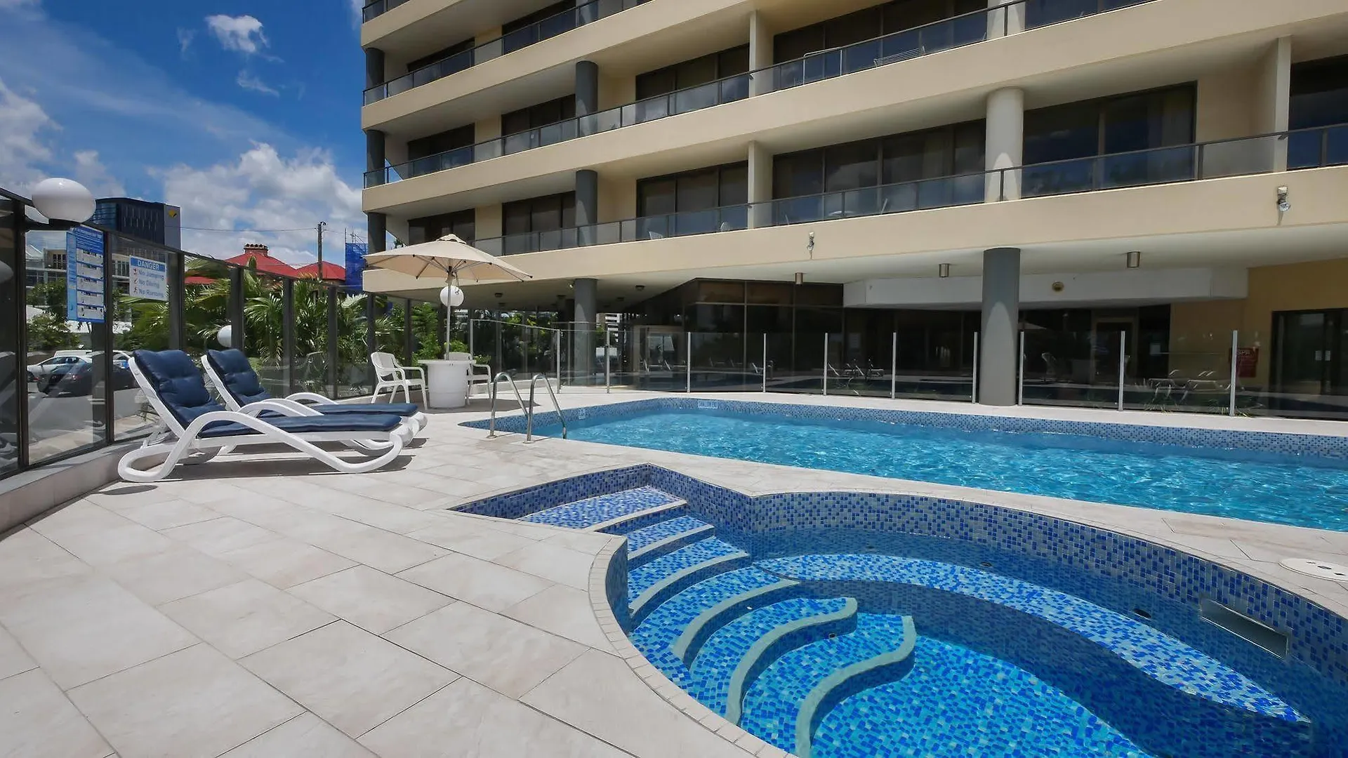 Summit Apartments Brisbane Aparthotel